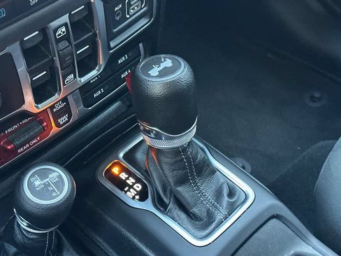 Used 2024 Jeep Wrangler Unlimited Rubicon 4xe AWD/4WD image 21