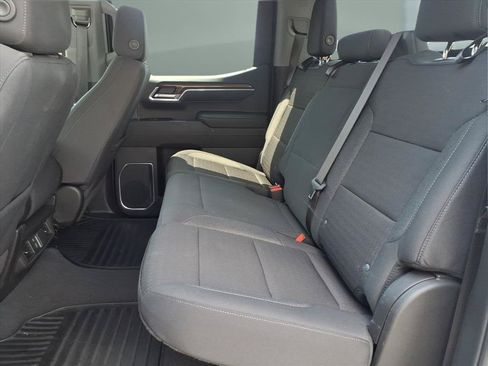 Used 2023 Chevrolet Silverado 1500 LT AWD/4WD image 17