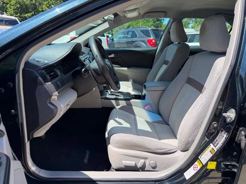 Used 2014 Toyota Camry LE FWD image 9