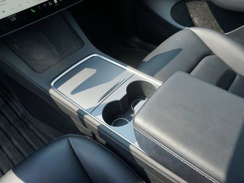 Used 2023 Tesla Model Y Long Range AWD/4WD image 18