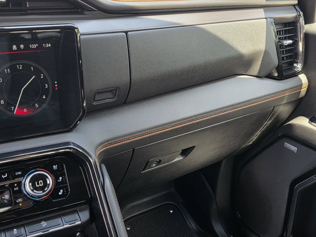 Used 2022 GMC Sierra 1500 AT4 w/ AT4 Preferred Package AWD/4WD image 26