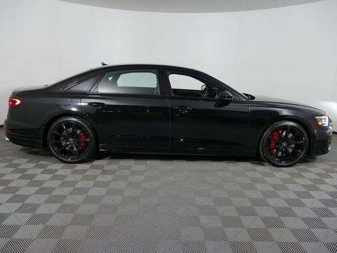 Used 2022 Audi S8 image 2