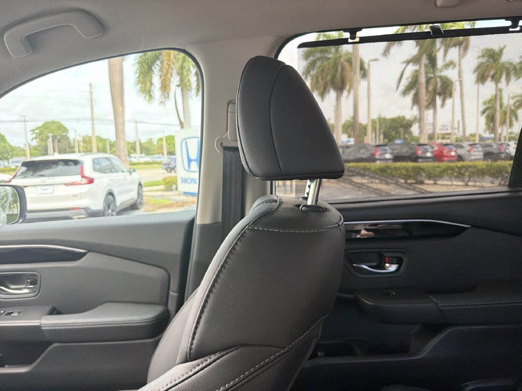Certified 2025 Honda Pilot EX-L image 12
