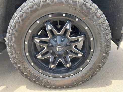 Used 2021 Chevrolet Silverado 1500 LTZ w/ LTZ Convenience Package II AWD/4WD image 8