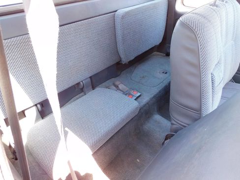 Used 1994 Toyota Pickup DX image 38