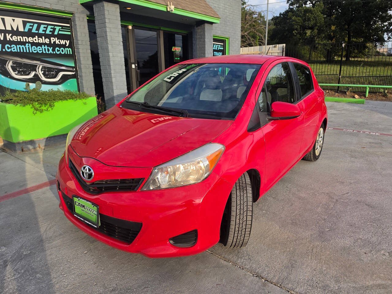 Used 2013 Toyota Yaris L FWD image 50