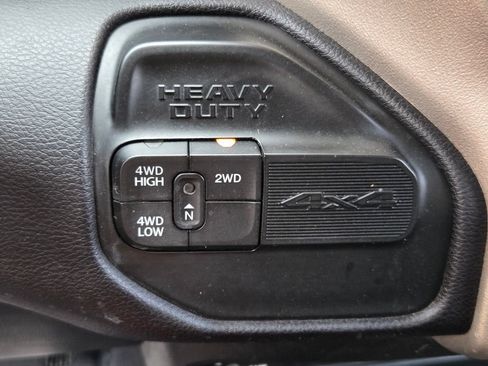 Used 2024 RAM 2500 Laramie AWD/4WD image 27