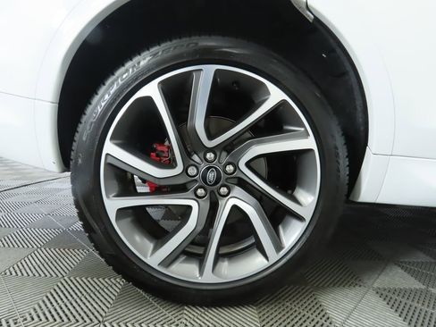 Used 2023 Land Rover Discovery Sport SE R-Dynamic image 33