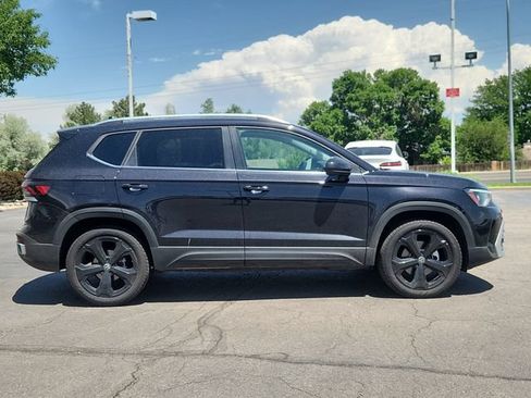 Certified 2025 Volkswagen Taos SEL AWD/4WD image 2