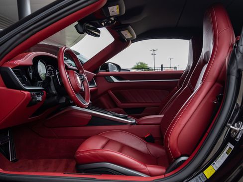 Certified 2022 Porsche 911 Turbo image 28