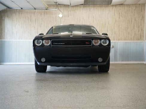 Used 2010 Dodge Challenger R/T image 2