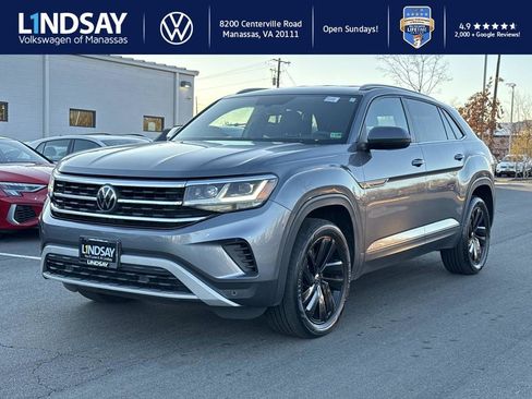 Used 2022 Volkswagen Atlas Cross Sport SE w/ Black Wheel Package image 5
