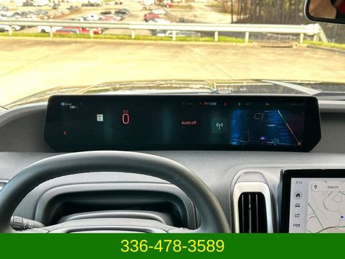 Used 2025 Ford Expedition Active RWD image 17