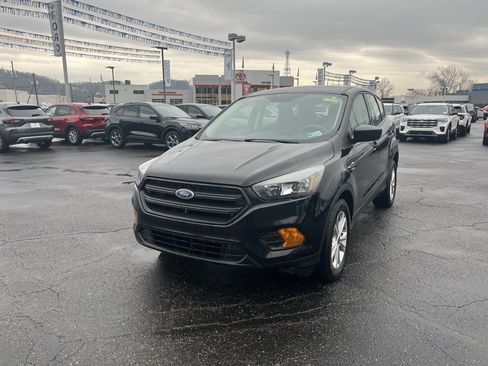 Used 2019 Ford Escape S image 3