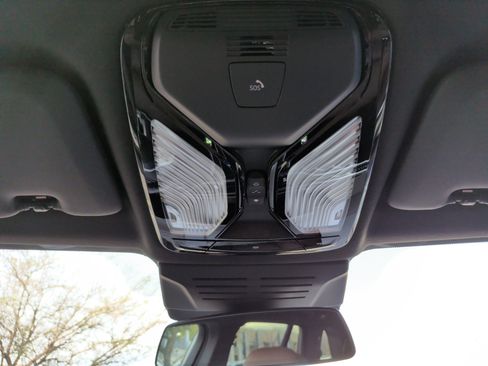 Used 2025 BMW X5 M60i w/ Climate Comfort Package image 31