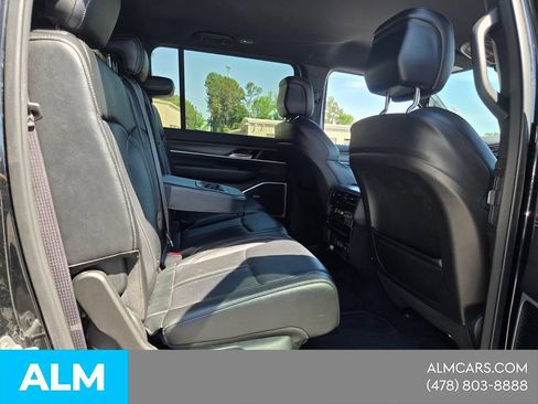 Used 2023 Jeep Wagoneer L Series II AWD/4WD image 16