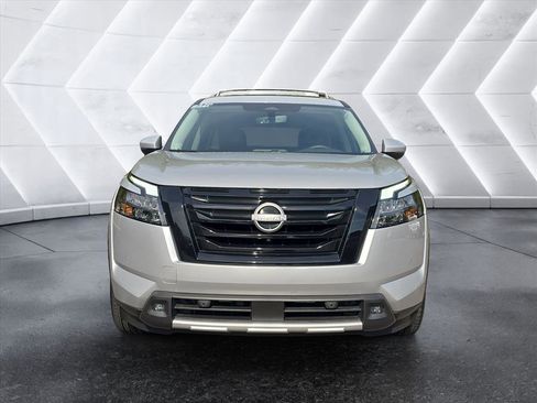 Used 2025 Nissan Pathfinder SL w/ SL Premium Package image 8