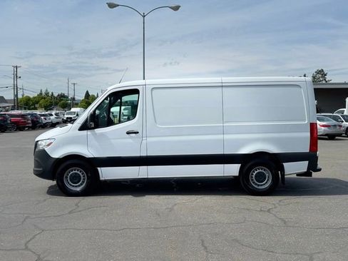 Used 2021 Mercedes-Benz Sprinter 2500 image 6
