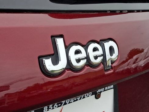 Used 2021 Jeep Grand Cherokee Limited w/ Luxury Group II AWD/4WD image 32