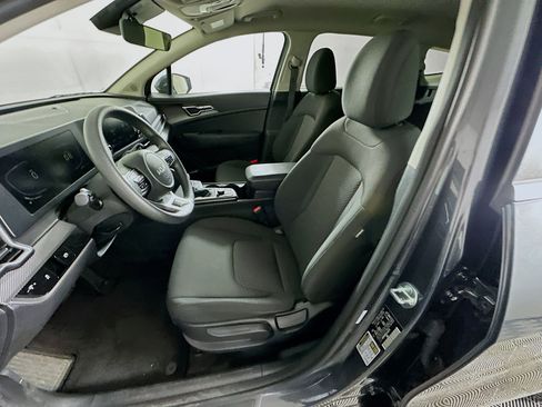 Used 2025 Kia Sportage LX image 13