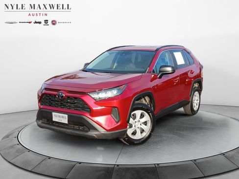 Used 2020 Toyota RAV4 LE FWD image 1
