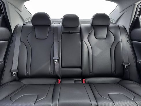 New 2026 Hyundai Elantra Limited FWD image 16