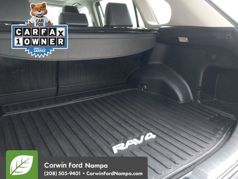 Used 2020 Toyota RAV4 Limited image 28