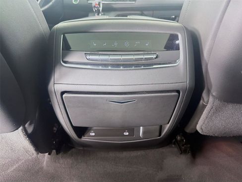 Used 2024 Cadillac Escalade Sport AWD/4WD image 22