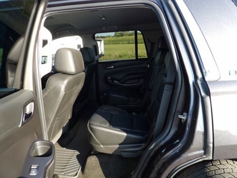 Used 2018 Chevrolet Tahoe LT w/ Luxury Package image 12