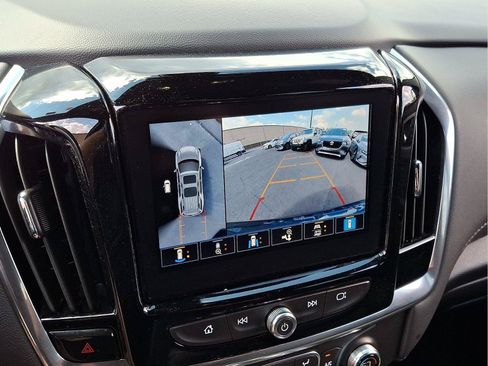 Used 2023 Chevrolet Traverse LT w/ Rear Camera Mirror Package AWD/4WD image 19
