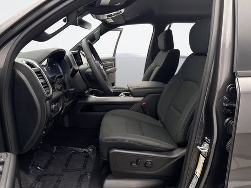 Used 2025 RAM 1500 Big Horn AWD/4WD image 11