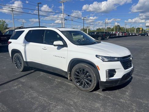 Used 2023 Chevrolet Traverse RS AWD/4WD image 2