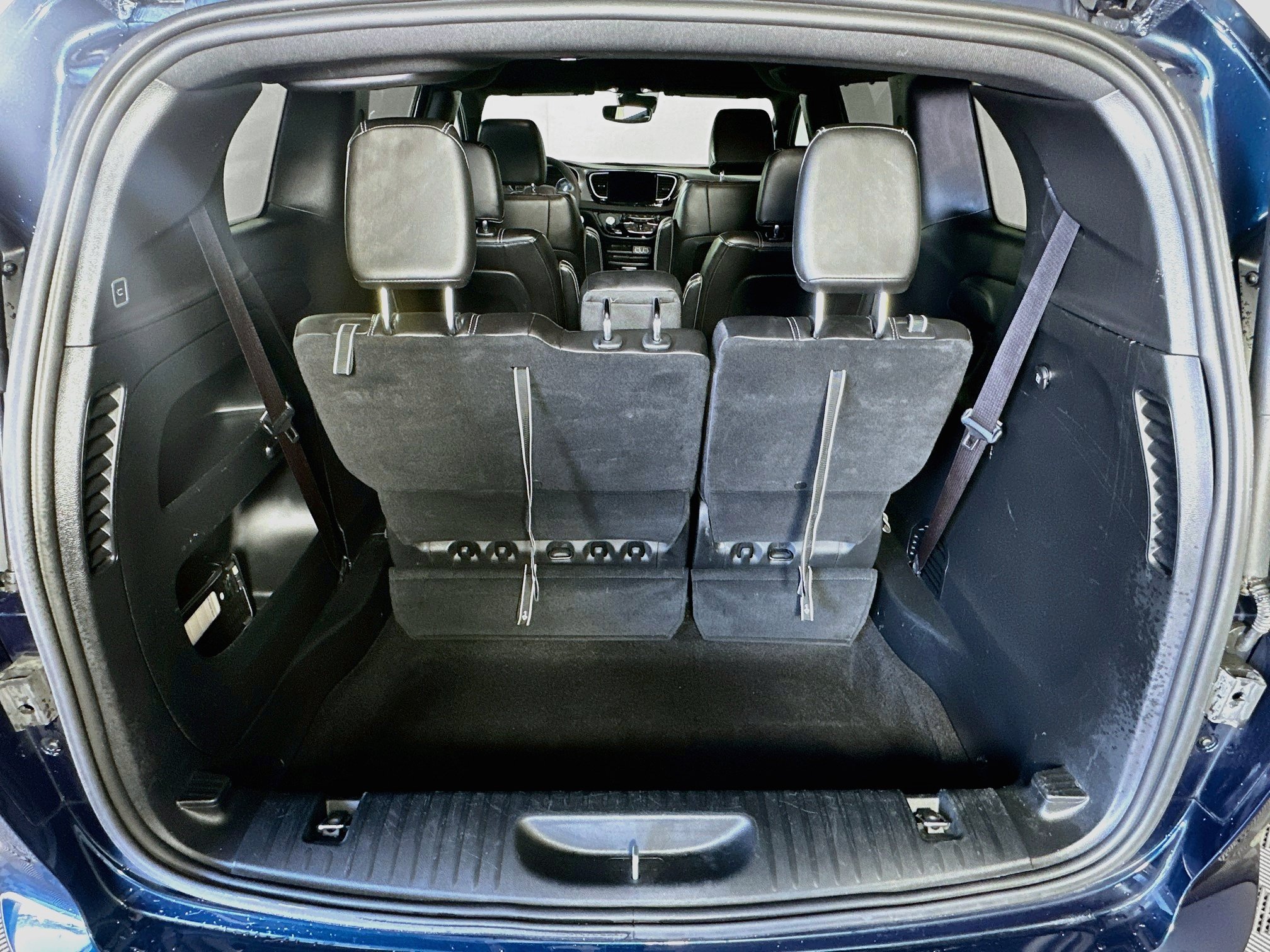 Used 2025 Chrysler Pacifica Select FWD image 28