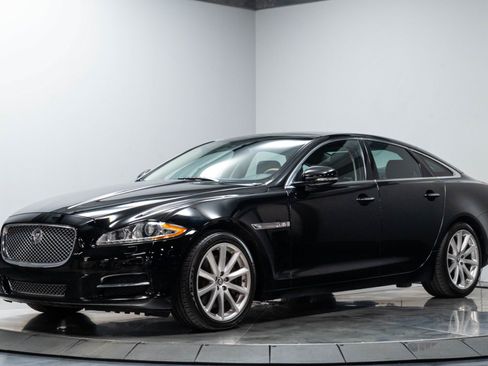 Used 2013 Jaguar XJ AWD image 2