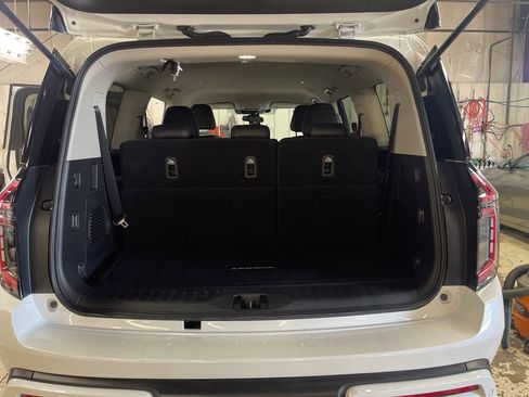 Used 2025 Nissan Armada SV AWD/4WD image 21