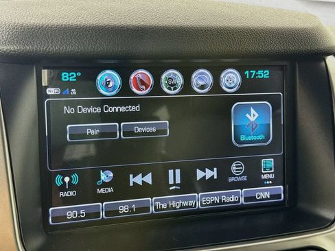 Used 2020 Chevrolet Suburban Premier AWD/4WD image 16