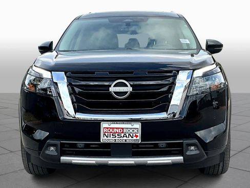 Certified 2025 Nissan Pathfinder Platinum w/ Cargo Package AWD/4WD image 3