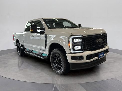 Certified 2025 Ford F250 Lariat w/ Lariat Ultimate Package image 9