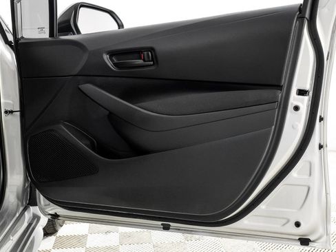 Used 2025 Toyota Corolla LE FWD image 42