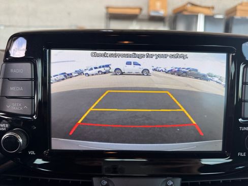 Used 2020 Hyundai Elantra GT FWD image 19