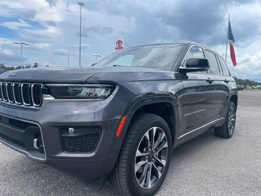 Used 2023 Jeep Grand Cherokee Overland AWD/4WD image 11