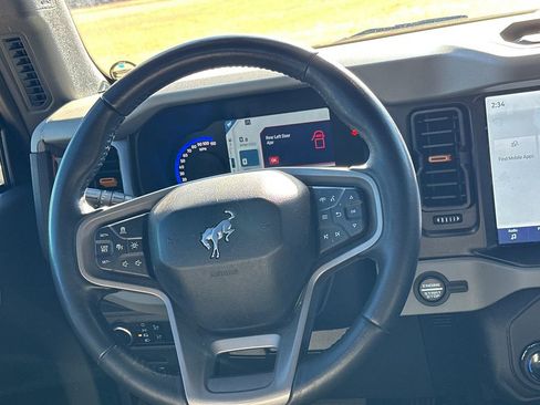 Used 2023 Ford Bronco Badlands w/ Sasquatch Package image 23