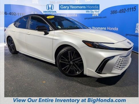 Used 2025 Toyota Camry XSE FWD image 4
