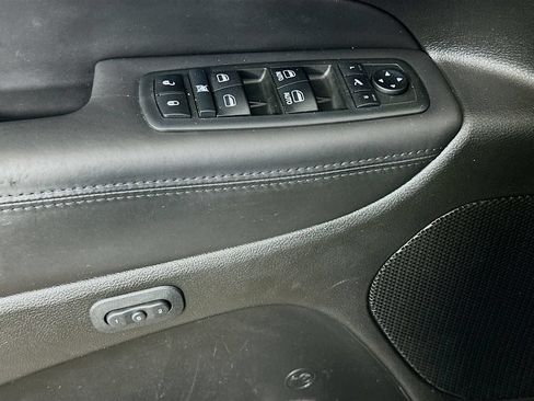 Used 2019 Jeep Grand Cherokee High Altitude AWD/4WD image 18