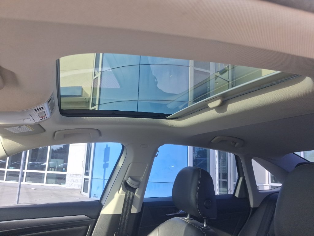 Used 2022 Volkswagen Jetta SE FWD image 19