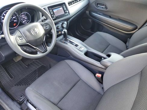 Used 2019 Honda HR-V LX image 9