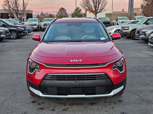 Used 2023 Kia Niro EX image 12