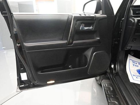 Used 2024 Toyota 4Runner TRD Off-Road Premium image 10