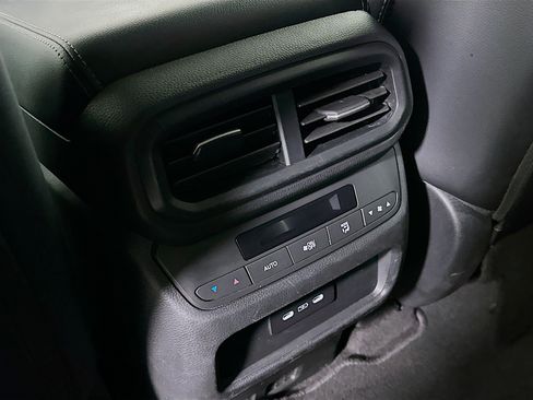 Used 2025 Honda Pilot EX-L image 26