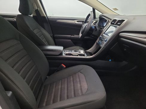Used 2020 Ford Fusion SE FWD image 21